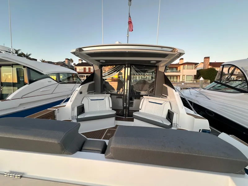 Slide: The Image of Tiara 43 LE 2021 - 41