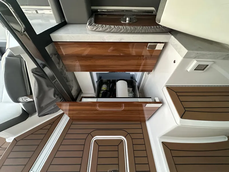 Slide: The Image of Tiara 43 LE 2021 - 49