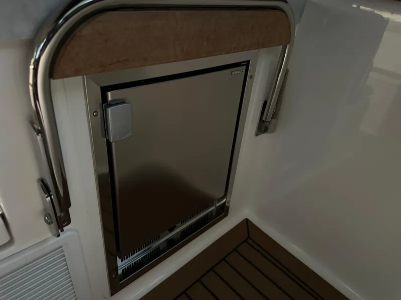 Slide: The Image of Tiara 43 LE 2021 - 52