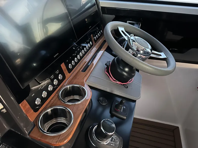 Slide: The Image of Tiara 43 LE 2021 - 55