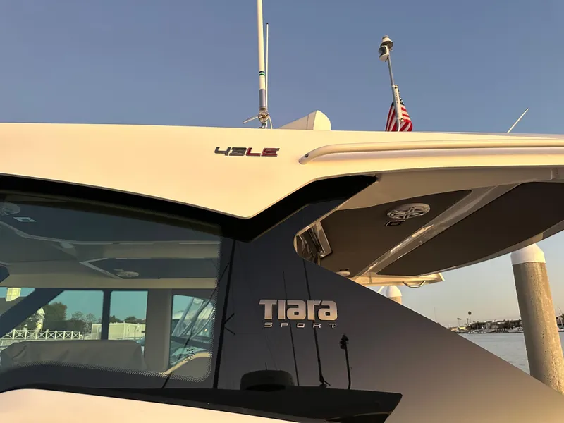 Slide: The Image of Tiara 43 LE 2021 - 57