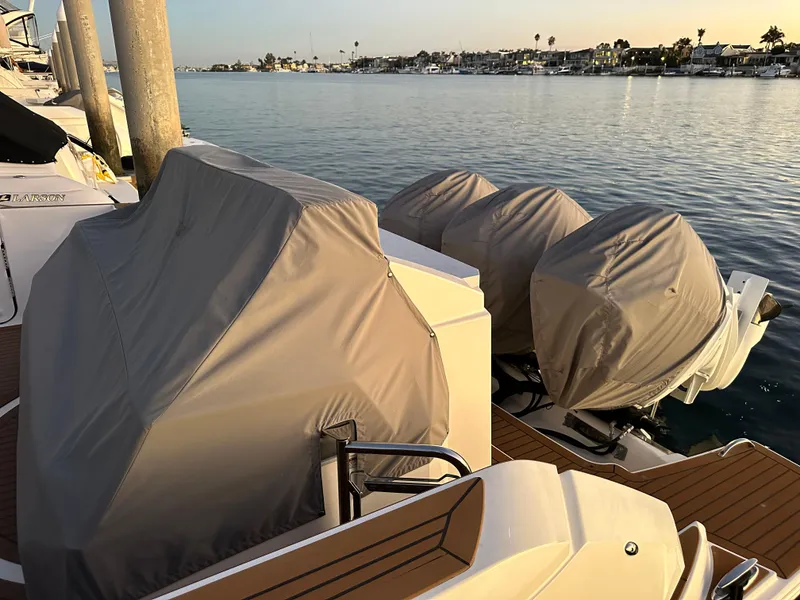 Slide: The Image of Tiara 43 LE 2021 - 59