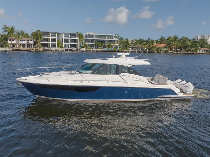 Slide: The Image of Tiara 43 LE 2021 - 61