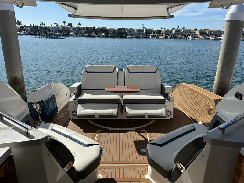 Slide: The Image of Tiara 43 LE 2021 - 63