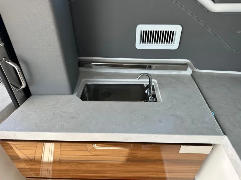 Slide: The Image of Tiara 43 LE 2021 - 64