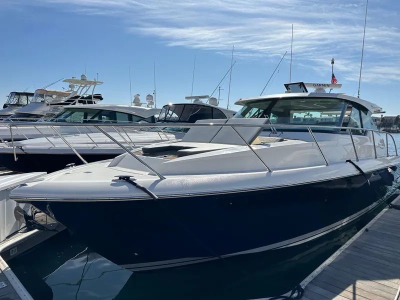 Slide: The Image of Tiara 43 LE 2021 - 66