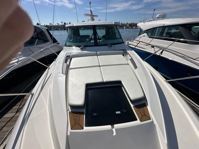 Slide: The Image of Tiara 43 LE 2021 - 70