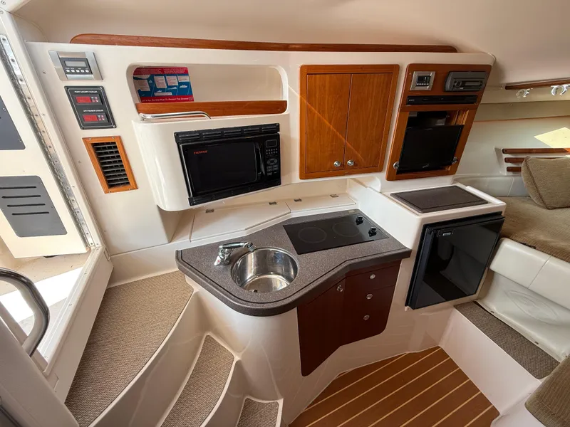 Slide: The Image of Grady-White Express 330 2008 - 52