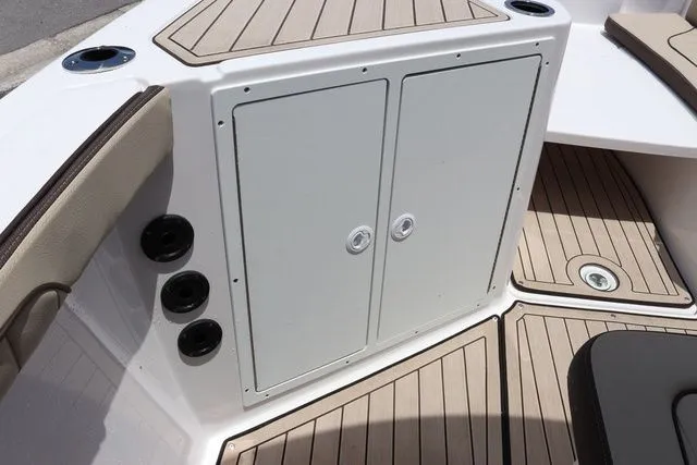 Slide: The Image of Yamaha 222 FSH Sport E 2025 - 18