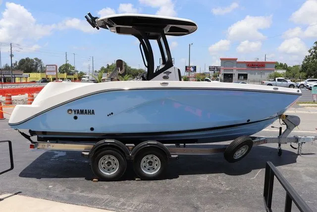 Slide: The Image of Yamaha 222 FSH Sport E 2025 - 7