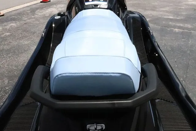 Slide: The Image of Yamaha VX CRUISER-BLACK/ICE BLUE 2025 - 12