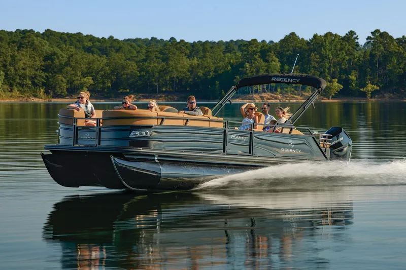 Slide: The Image of Regency 250 LE3 Sport 2025 - 106