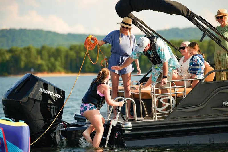 Slide: The Image of Regency 250 LE3 Sport 2025 - 108