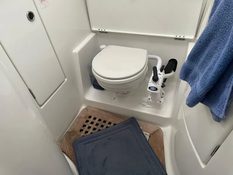 Slide: The Image of Beneteau 393 2004 - 16