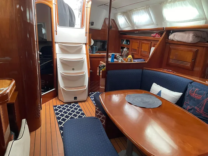 Slide: The Image of Beneteau 393 2004 - 17