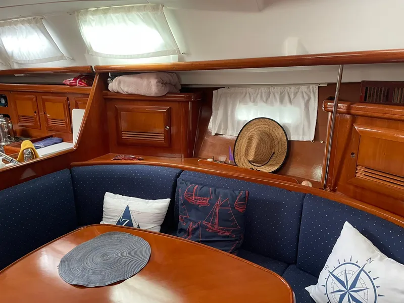 Slide: The Image of Beneteau 393 2004 - 18