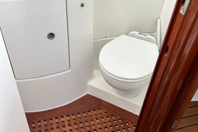 Slide: The Image of Beneteau 393 2004 - 24