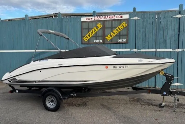 Slide: The Image of 2020 Yamaha SX190 boat on trailer at Sizzle Marine, Ohio dealership. - 30