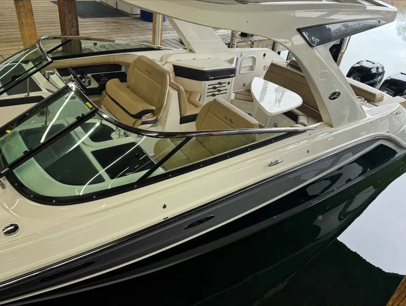 Slide: The Image of Sea Ray 310SLXO 2019 - 4