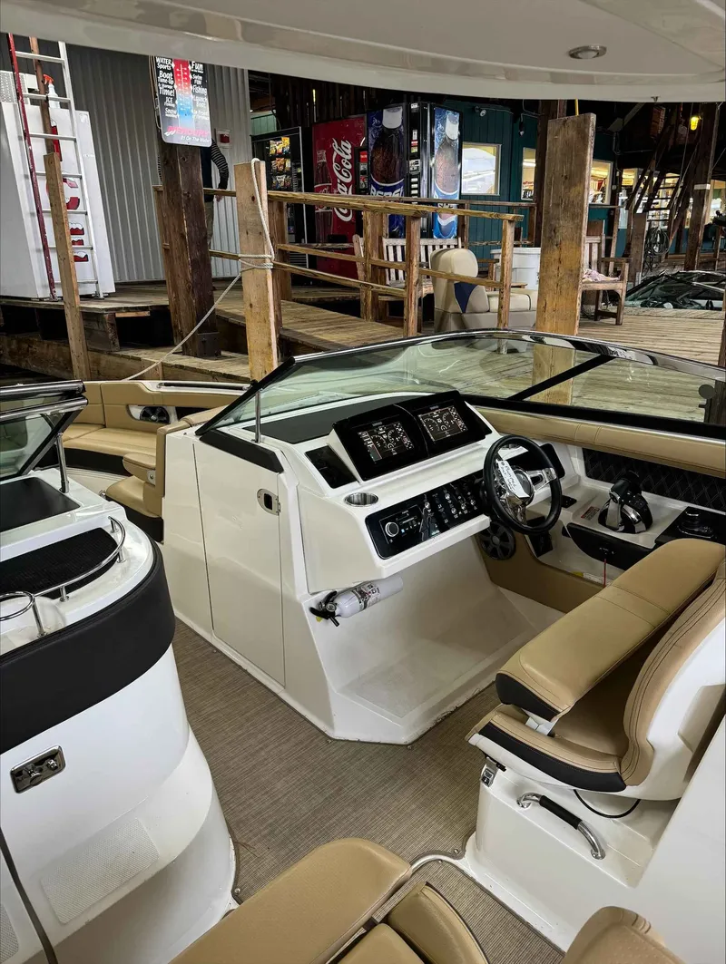 Slide: The Image of Sea Ray 310SLXO 2019 - 9