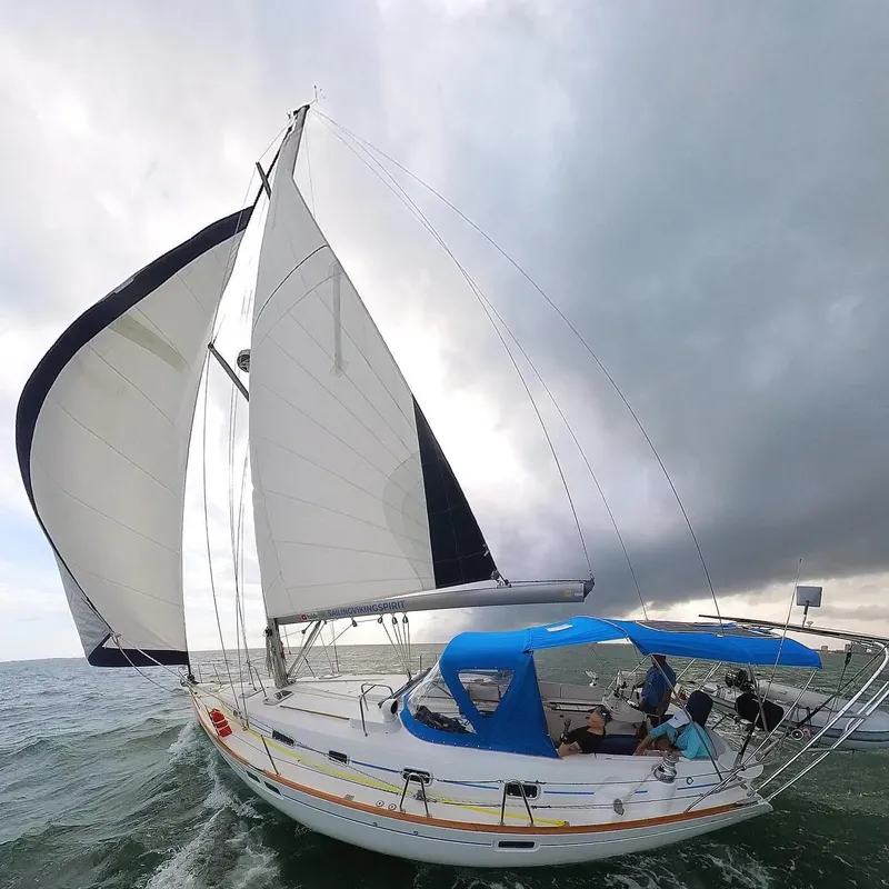 Slide: The Image of Underside of a 1999 Beneteau Oceanis Clipper 461 yacht. - 13