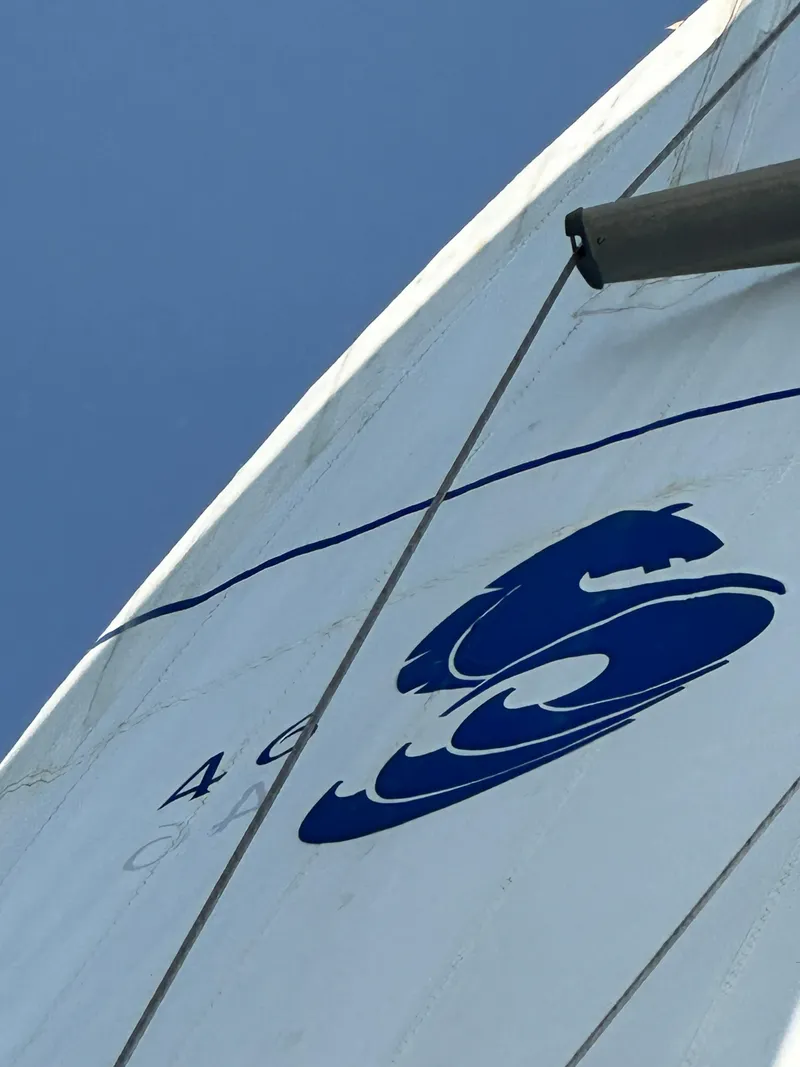 Slide: The Image of storage area in the center of the cockpit table , perfect for cold drinks if a bag of ice is added - 58