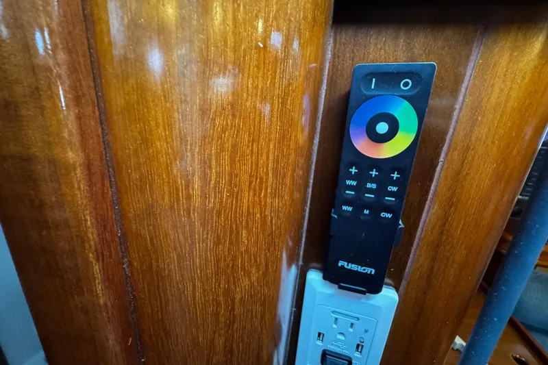 Slide: The Image of fusion stereo control mounted at the nav station - 80