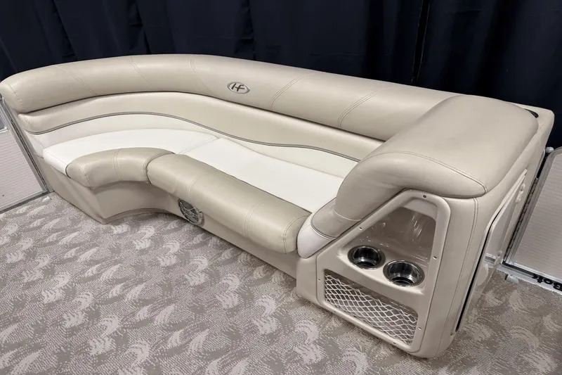 Slide: The Image of Harris Grand Mariner 220 2009 - 81