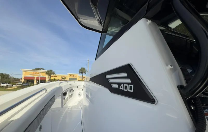 Slide: The Image of Blackfin 400 CC 2024 - 51