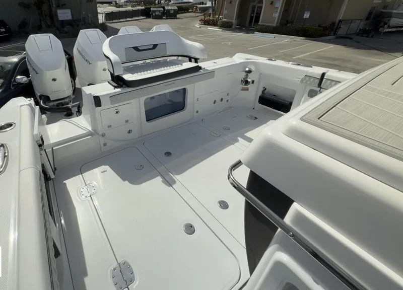 Slide: The Image of Blackfin 400 CC 2024 - 67