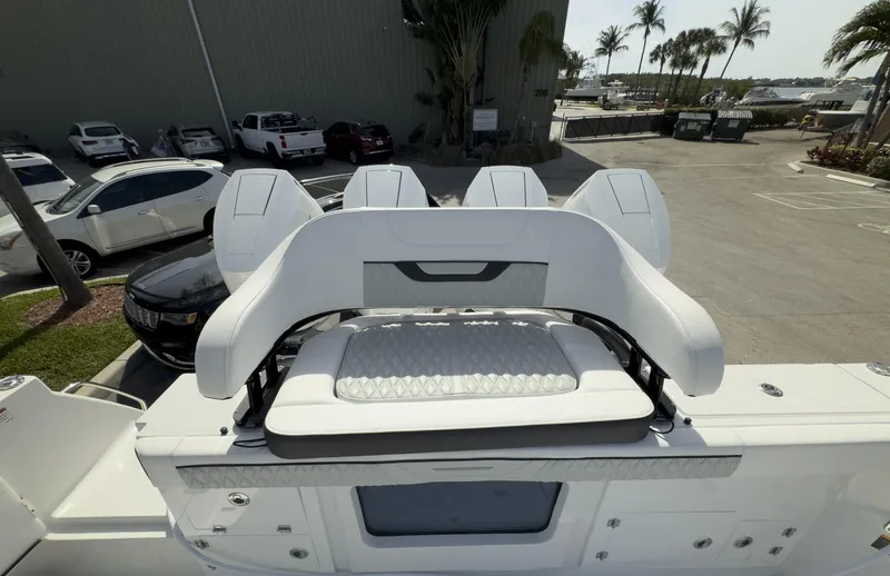 Slide: The Image of Blackfin 400 CC 2024 - 74