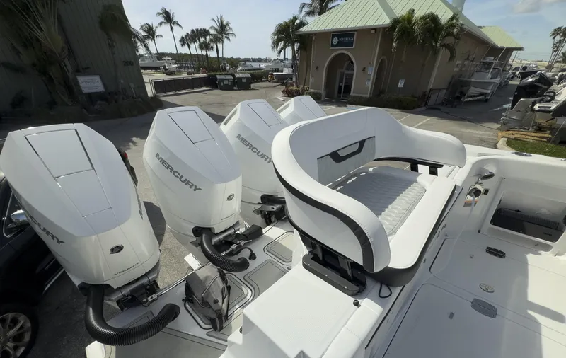 Slide: The Image of Blackfin 400 CC 2024 - 75