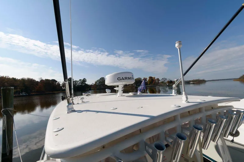 Slide: The Image of 2008 Hydra-Sports Vector 3500 VX boat with Garmin radar on calm water. - 4