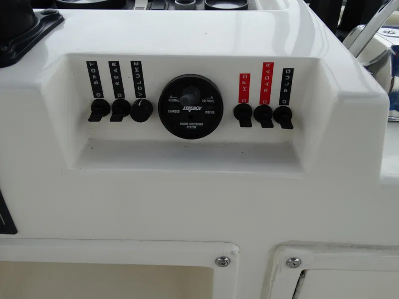 Slide: The Image of Control panel of a 1991 Egg Harbor 33 Sedan boat. - 37