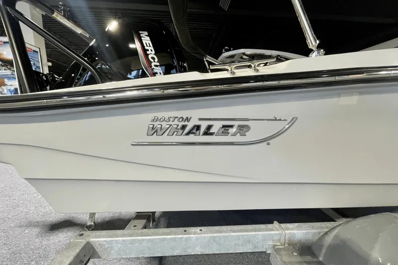 Slide: The Image of Boston Whaler 160 Super Sport 2025 - 2