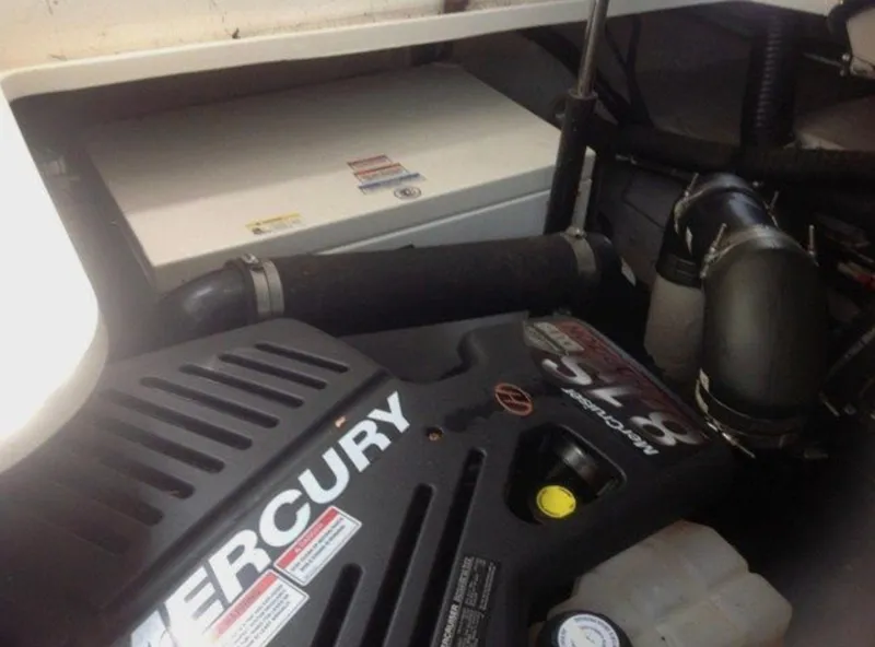 Slide: The Image of Sea Ray 320 Sundancer 2005 - 8