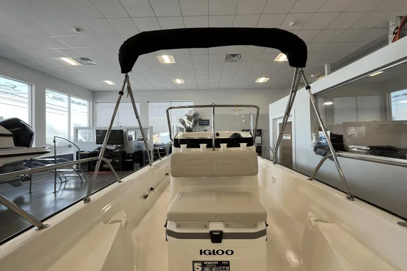 Slide: The Image of Boston Whaler 150 Montauk 2025 - 10