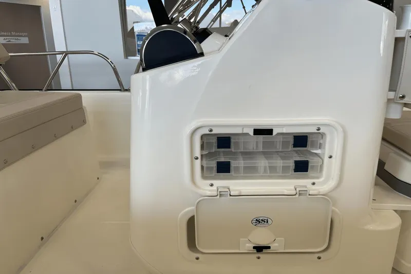 Slide: The Image of Boston Whaler 150 Montauk 2025 - 6