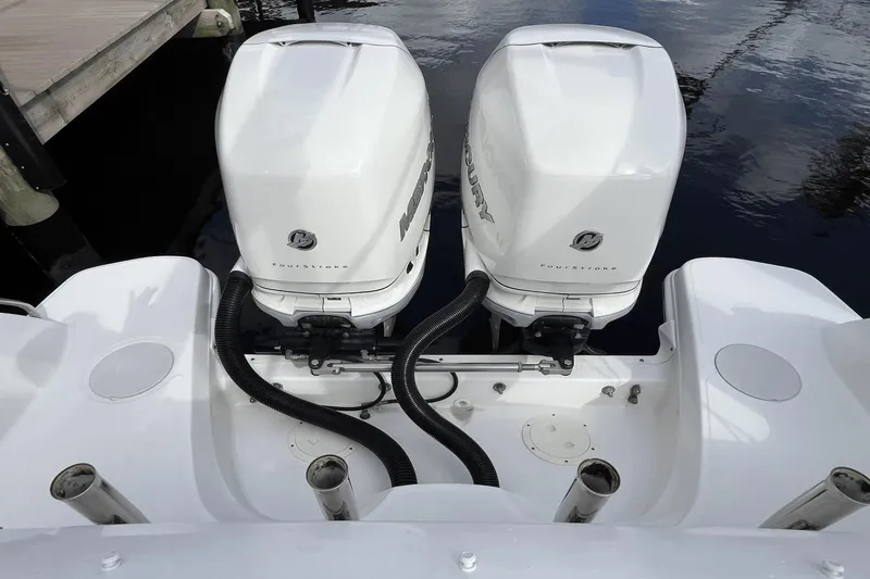 Slide: The Image of Boston Whaler 270 Vantage 2016 - 40