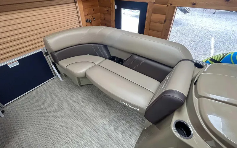 Slide: The Image of Sylvan Mirage 8522 CLZ 2023 - 6