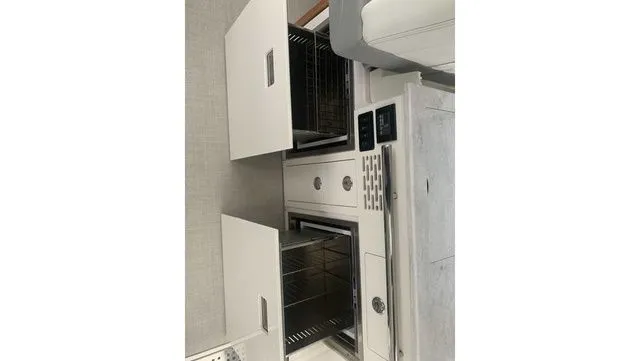 Slide: The Image of Regal 36 Grande Coupe 2022 - 10