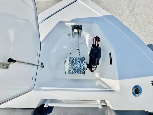 Slide: The Image of Sea Pro 292 DLX CENTER CONSOLE 292DLX 292CC 292 CC 2025 - 20