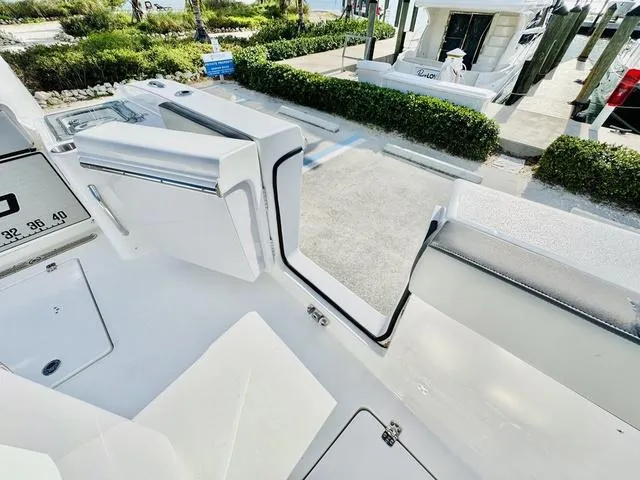 Slide: The Image of Sea Pro 292 DLX CENTER CONSOLE 292DLX 292CC 292 CC 2025 - 9