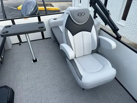 Slide: The Image of Veranda Vista Sport 20 RC 2025 - 10