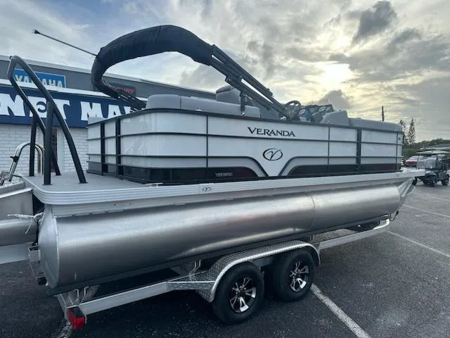 Slide: The Image of Veranda Vista Sport 20 RC 2025 - 3