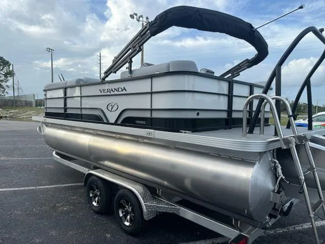 Slide: The Image of Veranda Vista Sport 20 RC 2025 - 6