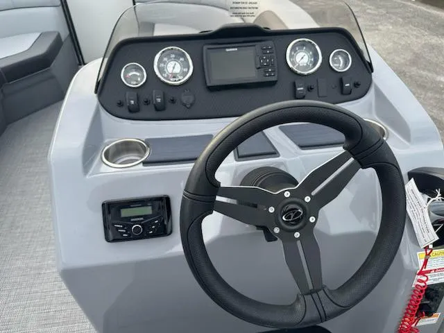 Slide: The Image of Veranda Vista Sport 20 RC 2025 - 9