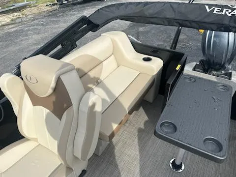 Slide: The Image of Veranda Vista 20 RC 2025 - 8