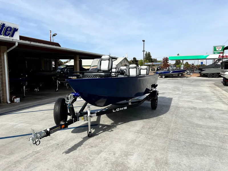 Slide: The Image of Lowe Fishing Machine 1675SC 2025 - 7