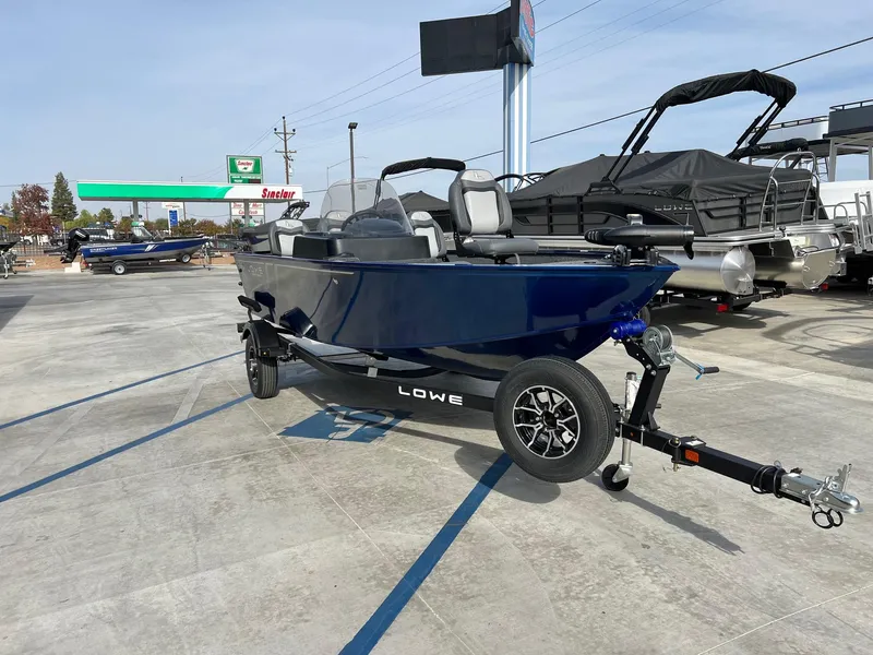 Slide: The Image of Lowe Fishing Machine 1675SC 2025 - 9